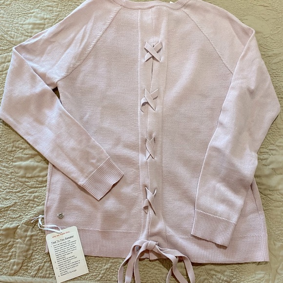 Lululemon NWT sweater size 6 (medium) baby pink - Picture 1 of 3